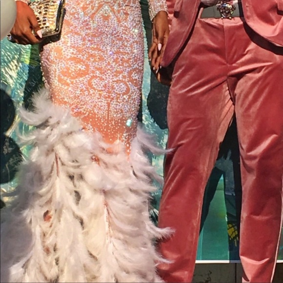 Angel Brinks Dress can be worn for special occasions . - Picture 3 of 4